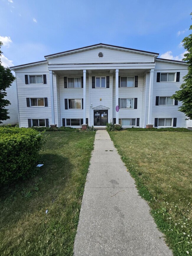 1229 Ravenwood Rd Apartments Waterloo, IA