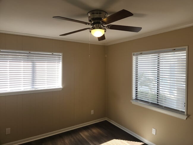 Photo - Two Bedroom Condo Located close to Everything Hilton Head Island has to Offer! Unidad J1