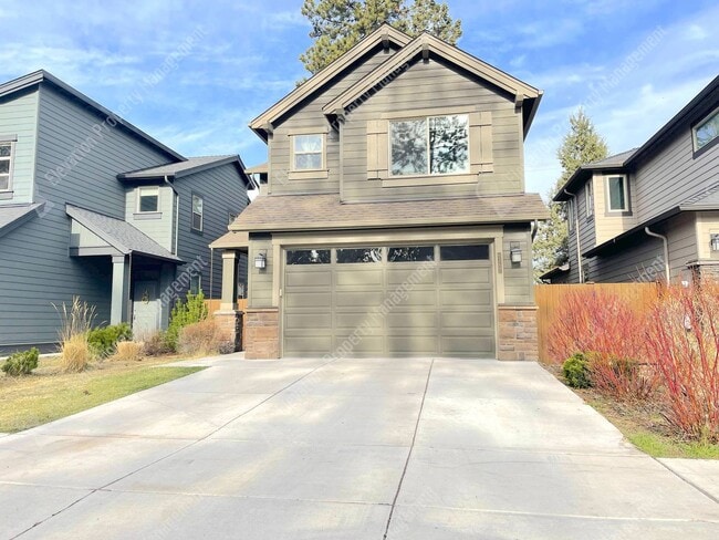 Building Photo - Modern home with fenced private yard in a great neighborhood!