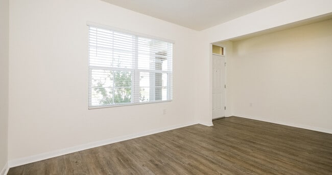 Photo - Kinsman Pointe