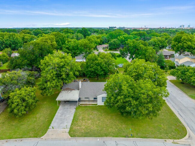 3500 Corto Ave