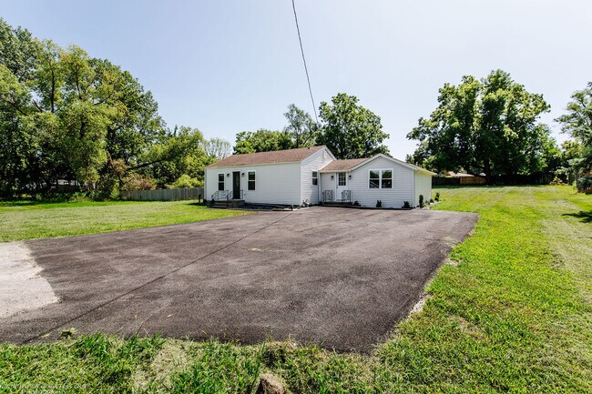 148 E Francis Rd