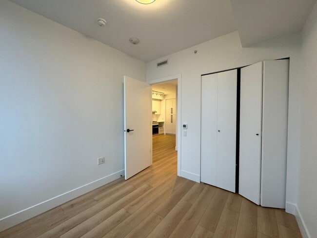 Photo - 8750 University Crescent
