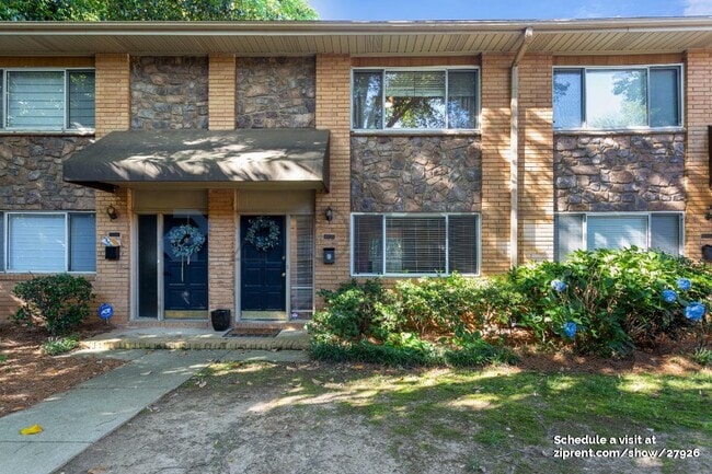 Photo - 100 Biscayne Dr NW