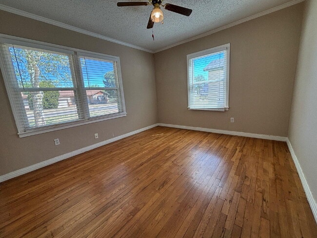 Photo - 4907 41st St