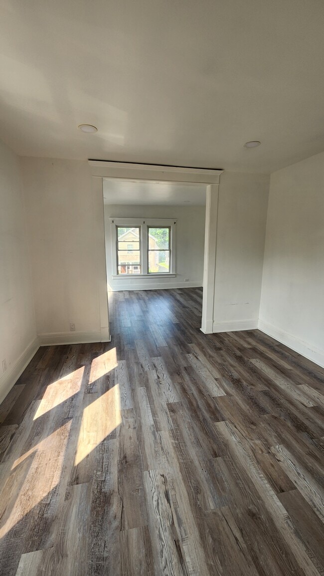 Photo - 121 Maple Ave