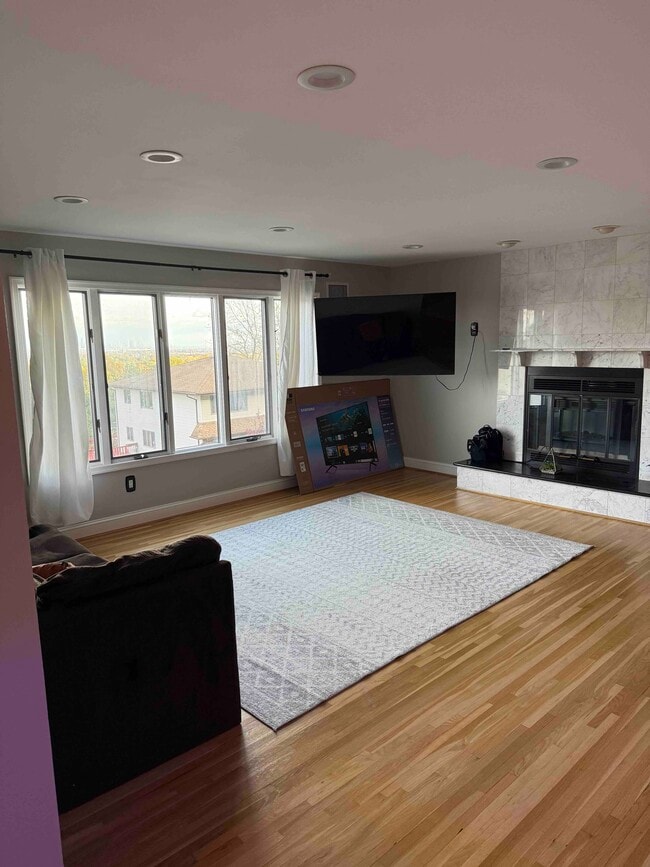 Photo - 251 Silleck St Unidad 2