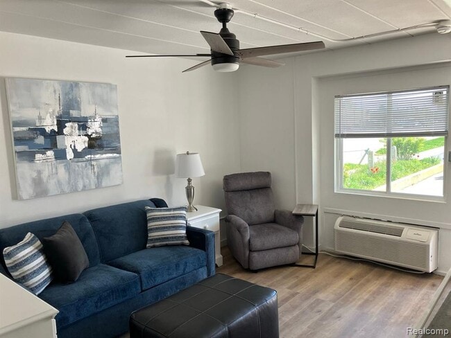 Photo - 1305 Washington Ave Unit 6