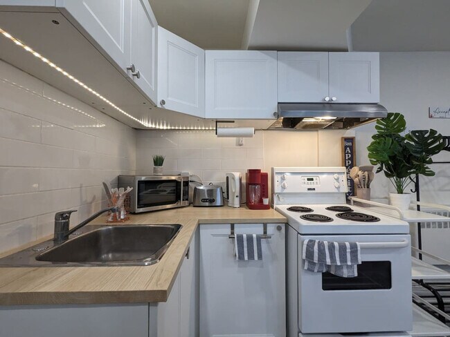 Photo - 2582 Chem. Bedford Unit ID1061582P