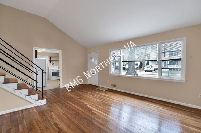 Photo - 5722 4th St S