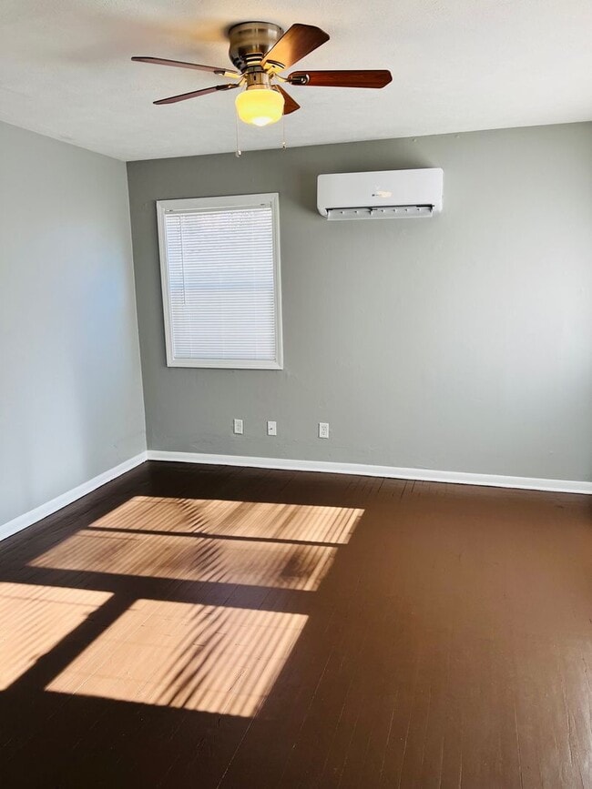 Photo - Updated 2 Bedroom Near Downtown Junction City