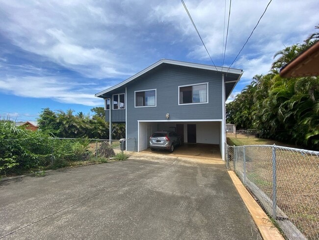 Unfurnished 2 bedroom. 1 bath downstairs u... - Unfurnished 2 bedroom. 1 bath downstairs u... Casa