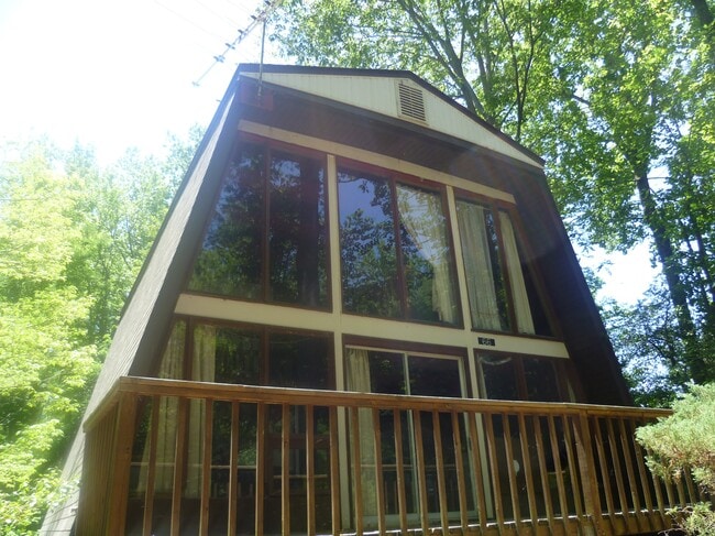 Building Photo - 66 Queens Way