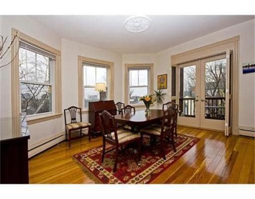 Building Photo - 18 Sunset St Unit 3