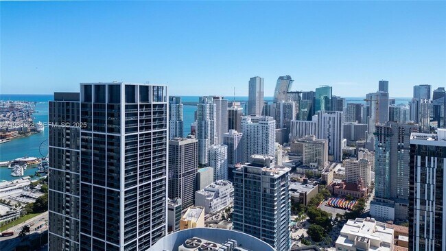 601 NE 1st Ave Unit 5001
