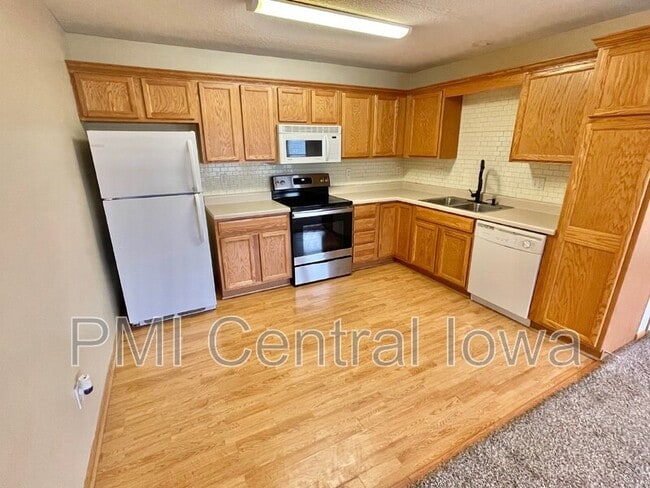 1262 SE Village View Ln