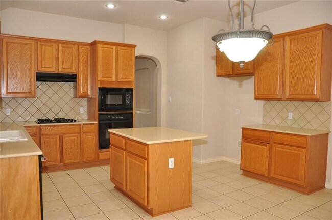 16616 Dalmahoy Dr