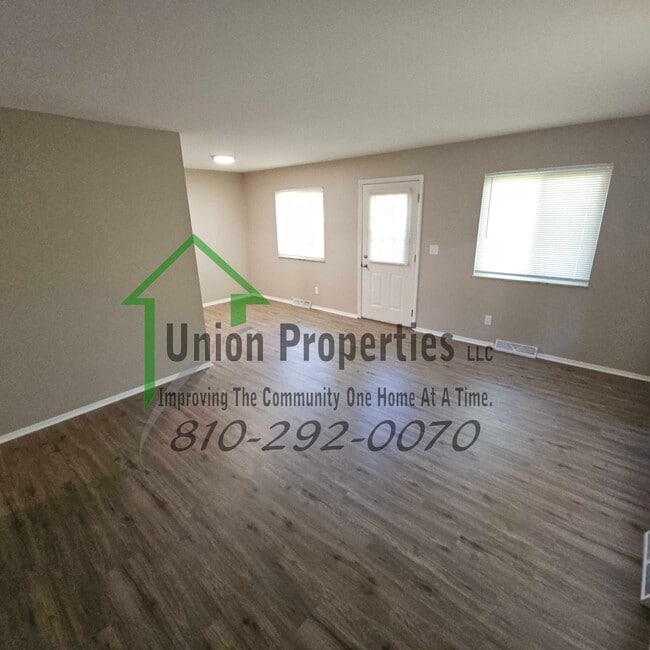 Building Photo - 3416 Shenandoah Ave Unit 1