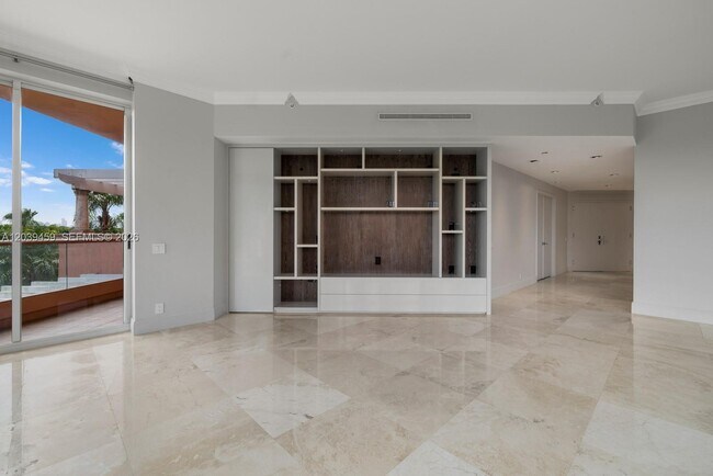 Photo - 10 Edgewater Dr Unit 4H
