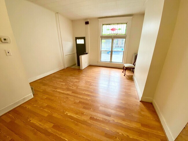 Photo - Large 3bedroom Remington Rowhome ~ 1 Block...