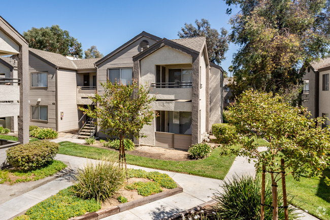 Building Photo - Shadow Canyon Rental