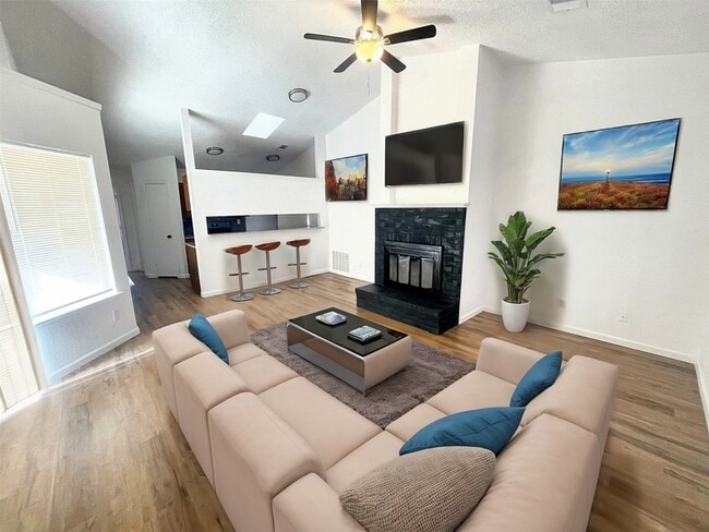 Photo - 5518 Creek Valley Dr