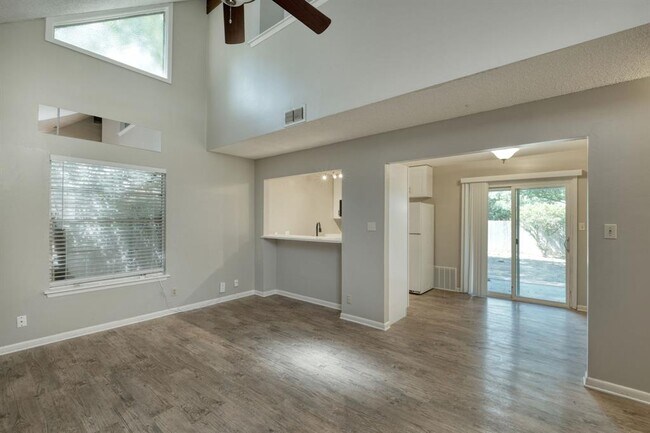 Photo - 2711 St Edwards Cir
