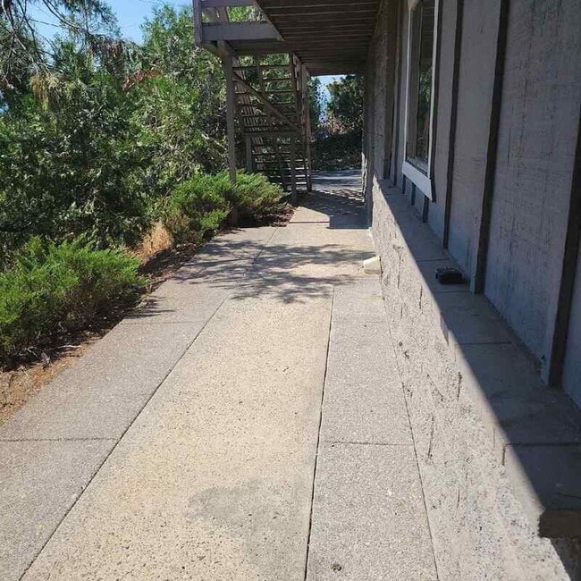 Photo - 400 NW Elm St