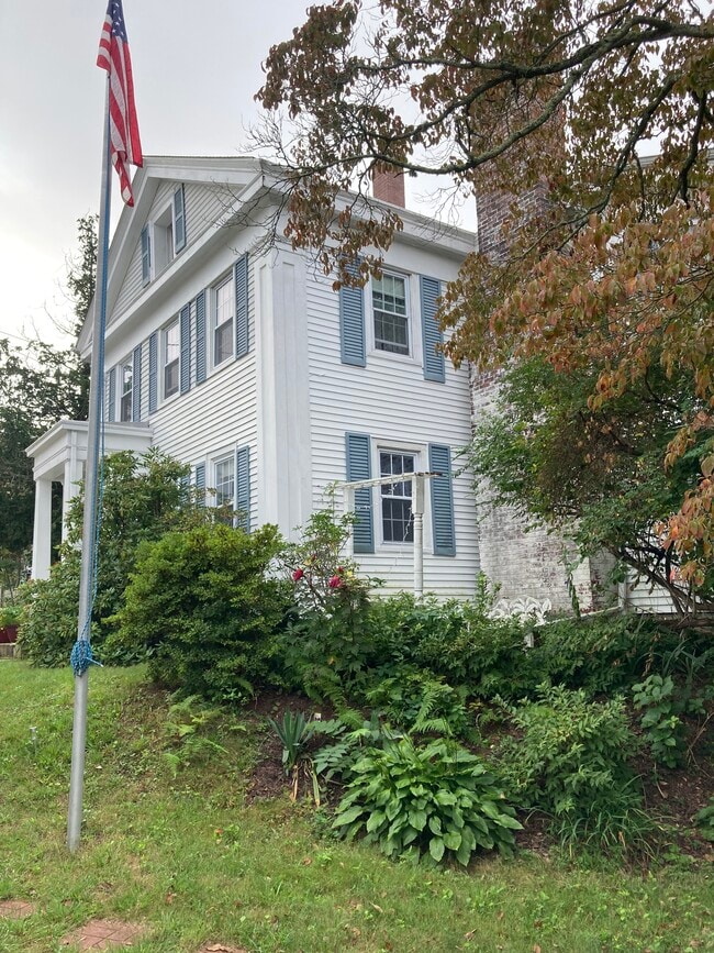 Photo - 15 Cross St Unit One bedroom