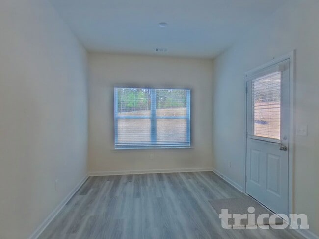 Photo - 292 Oliver Dr