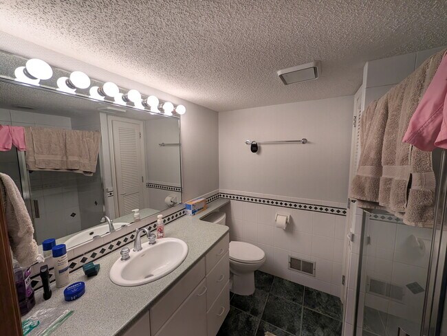 Bathroom - 924 Dartmouth Pl SE Unit 924 Dartmouth Pl SE