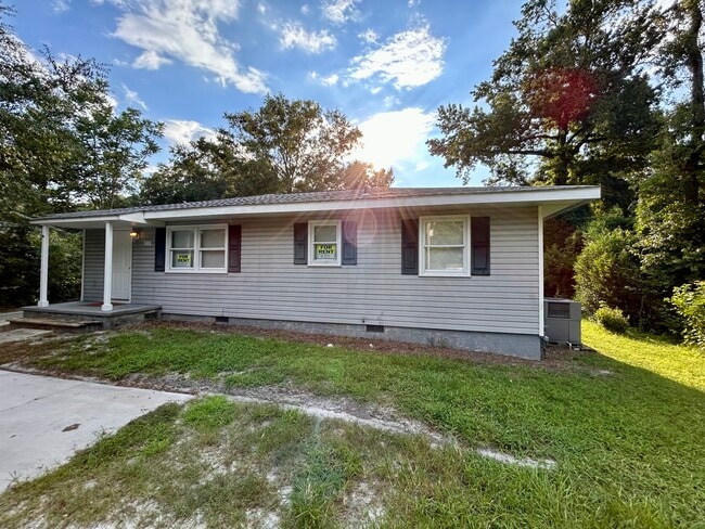 Building Photo - 233 Wood Dale Dr Rental