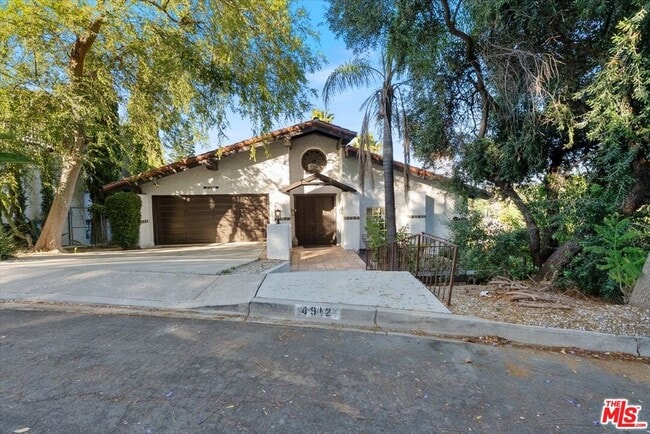 4912 Llano Dr