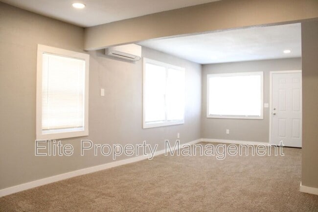 Photo - 1639 E Orman Ave