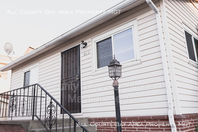 Photo - 823 6th Ave