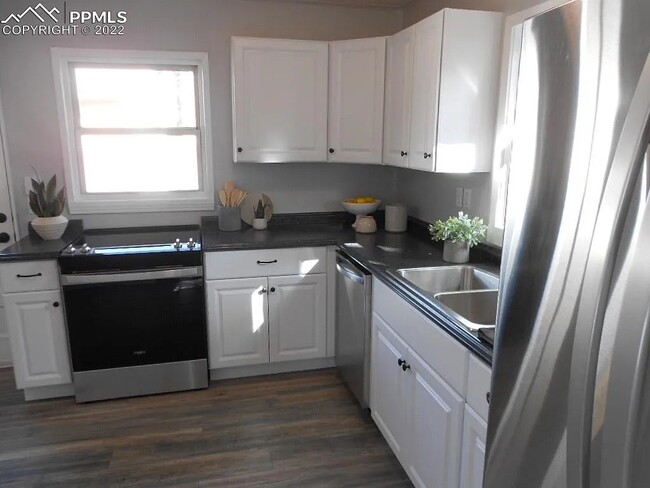 Photo - 605 William Ave