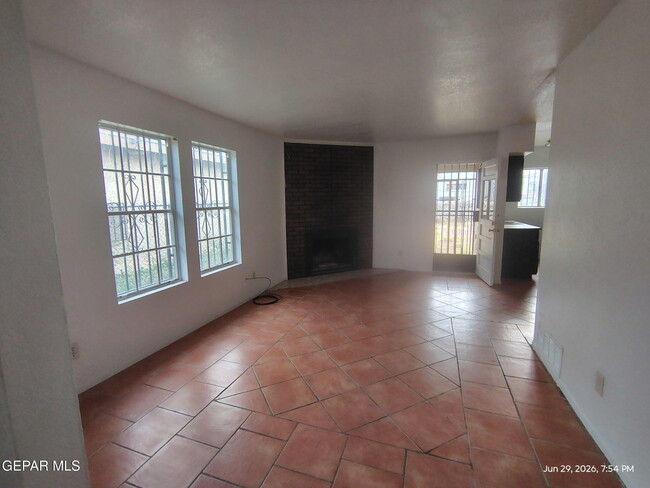 Photo - 8905 Ankerson St