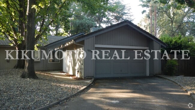 Building Photo - 3 Bedrooms, 2 Baths Half-plex in Greenhaven Rental