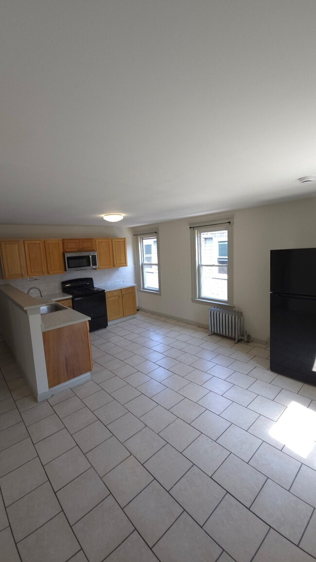 Building Photo - 86A Elm St Unit #2 Rental