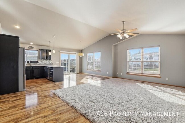 Photo - 6950 Manchester St