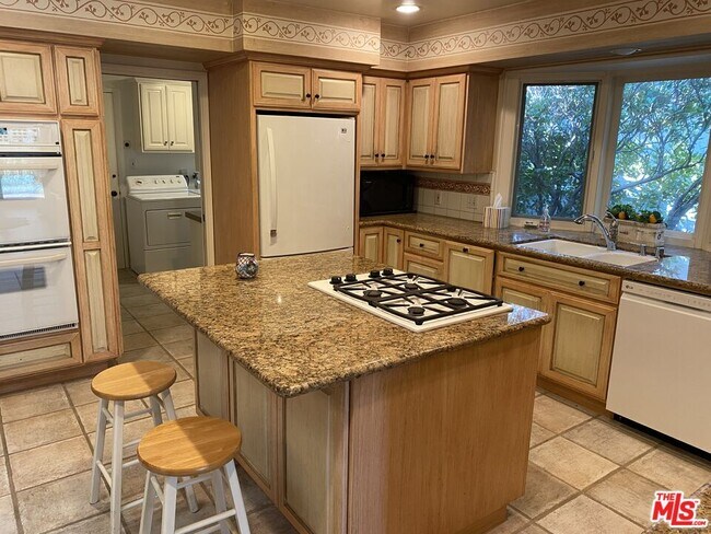 Photo - 2730 Anchor Ave