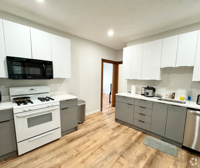 Building Photo - 37 Sudan St Unit 2 Rental