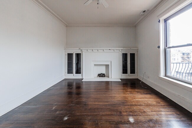 Photo - 910 W Belle Plaine Ave Unit 2F