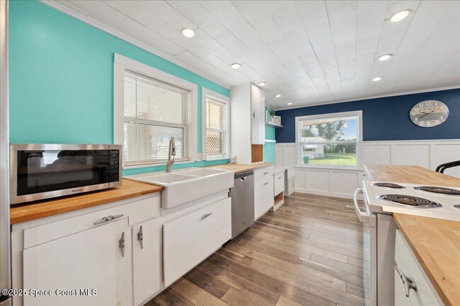 Photo - 938 Wren Cir