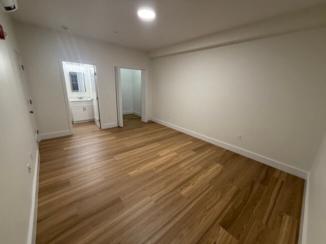 Photo - 124 Abbott St Unidad 204