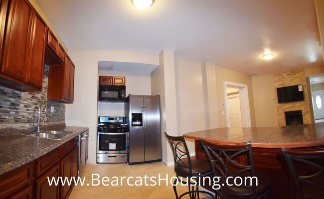 Building Photo - 4 Edwards St Unit 1 Rental
