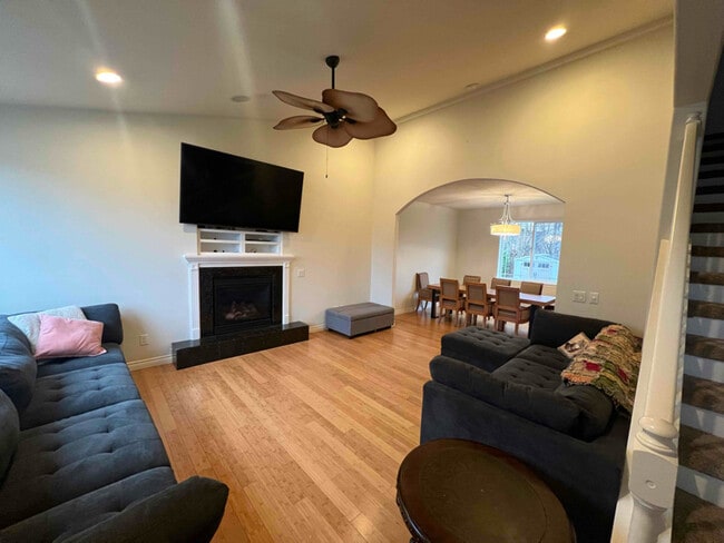 Photo - 1421 Settler Pl