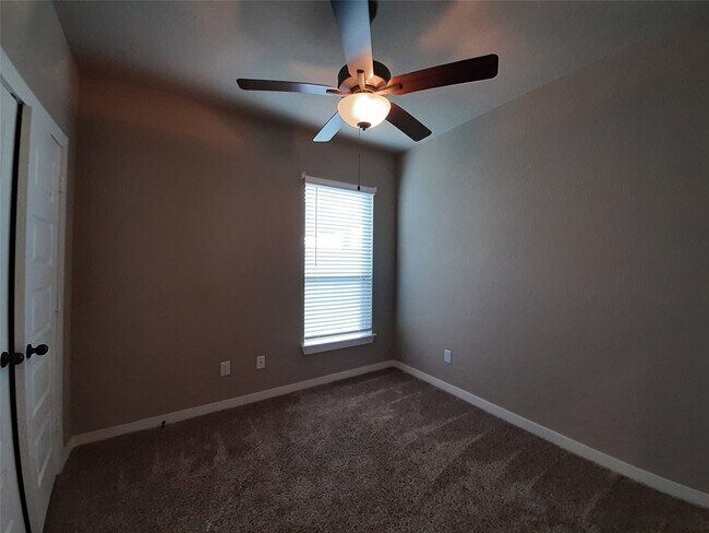 Photo - 9741 Grosbeak Ln