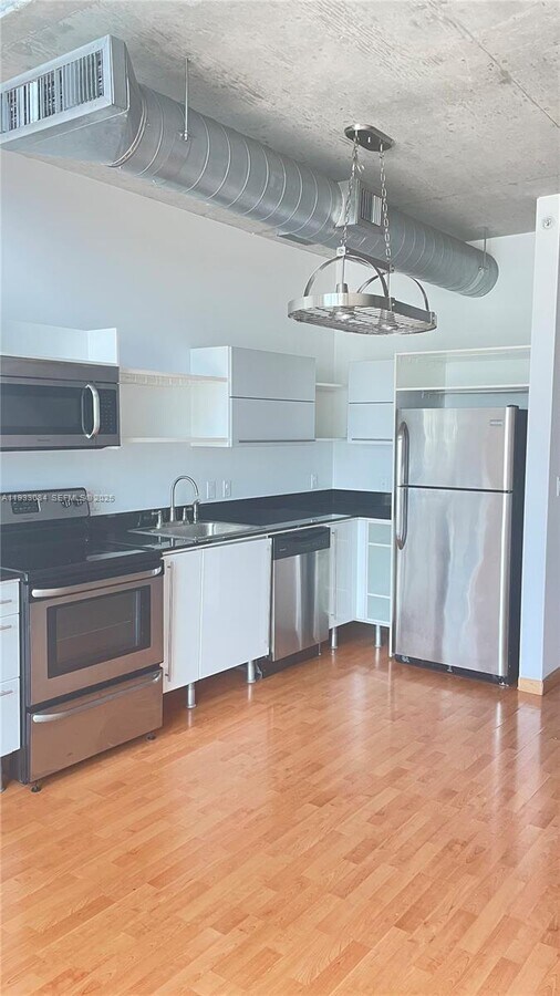 Photo - 690 SW 1st Ct Unidad 1724