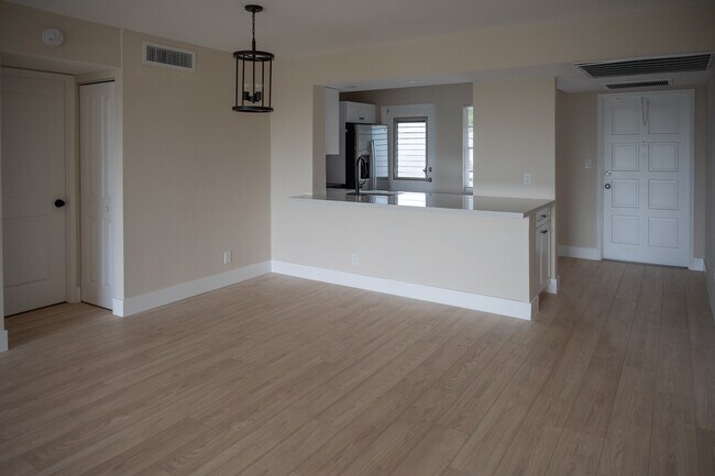 Photo - 3001 S Course Dr